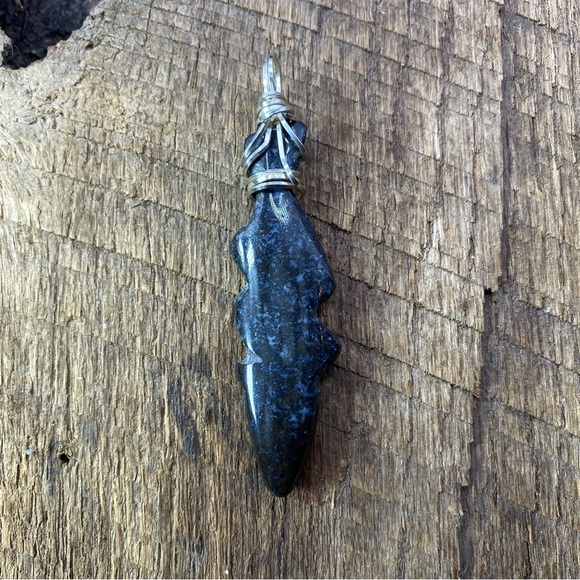 Black Spotted Jasper Fishing Drum Fish .925 Silver Bail Necklace Pendant - Picture 3 of 3